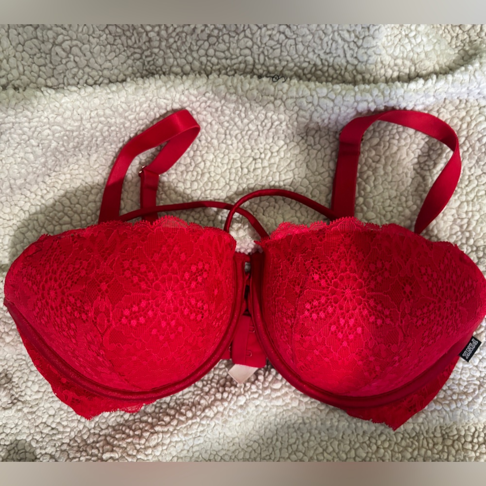 PINK Victoria’s Secret Red Lace Push-Up Bra - size 34DD